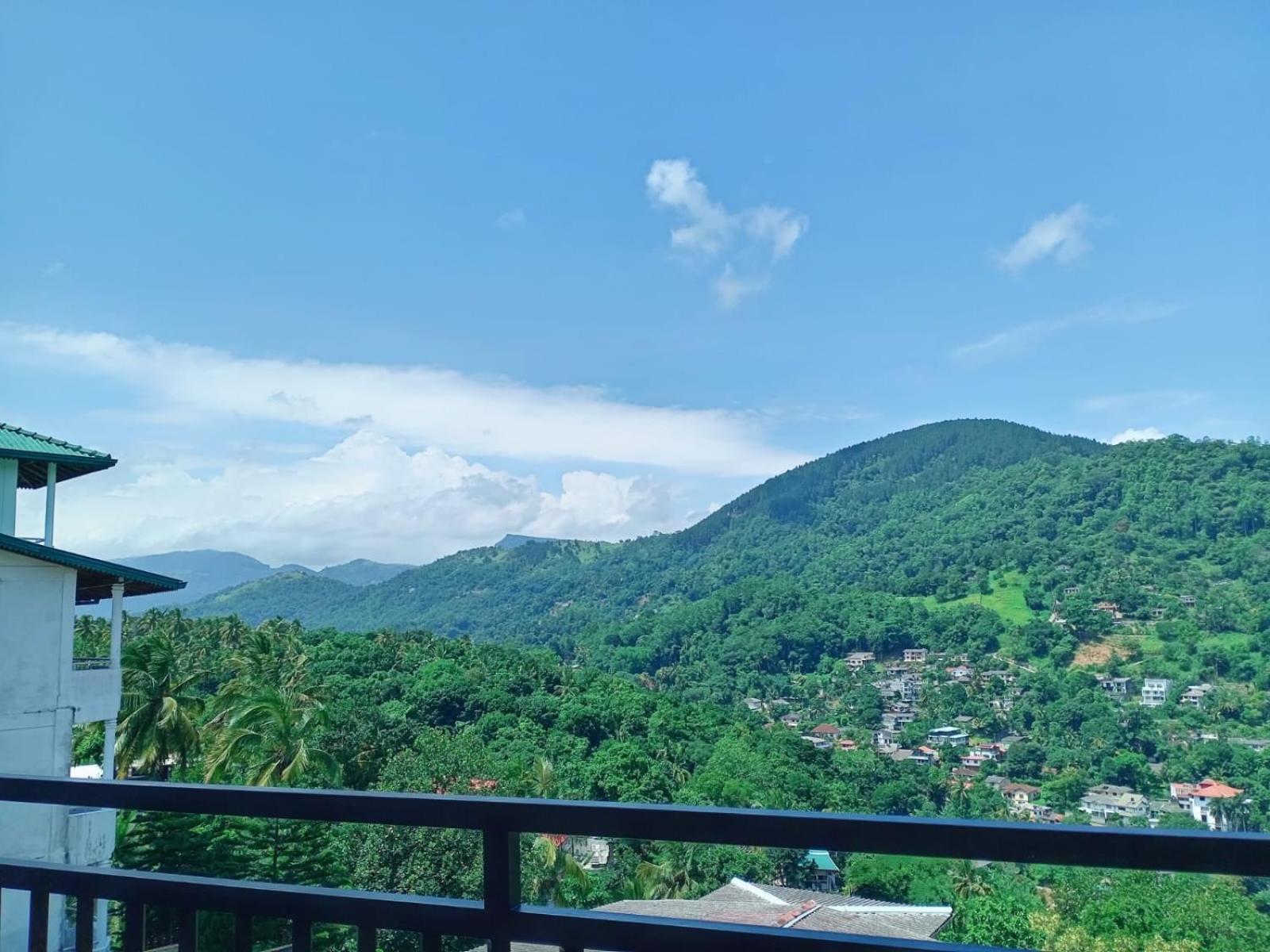 Appartamento Mountain View Kandy Esterno foto
